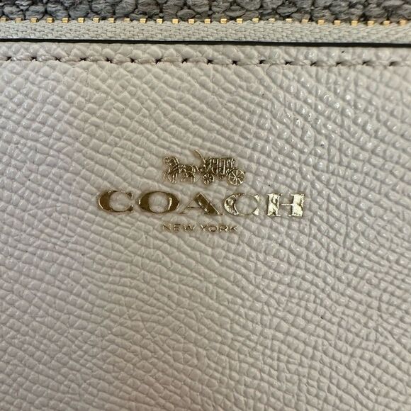 Coach Corner Zip Wristlet in Pearl Patent Leather - Picture 2 of 6